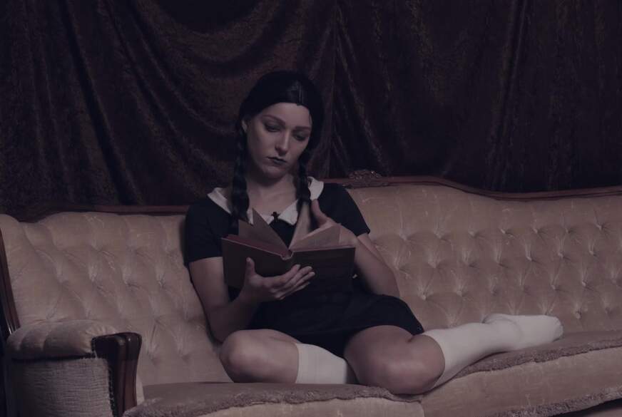 lolicoon: Wednesday Addams alone at home