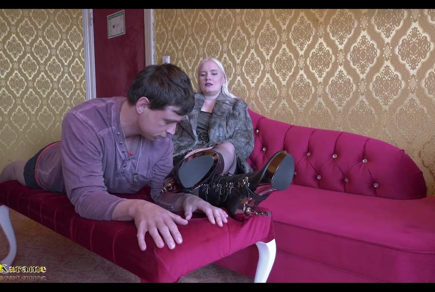 Möchtest du auf meine Stiefel s******n? von LadyKarame