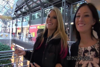 Shoppingcenter Pornocasting mit Anna