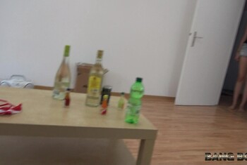 Leonie - Naiv und ung*****t - das erste mal vor der Kamera eing******n !!!