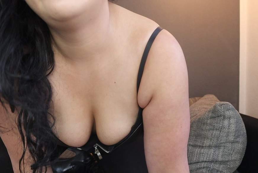 Sklave in Leder rauchend E********t von LadyAyse pic3