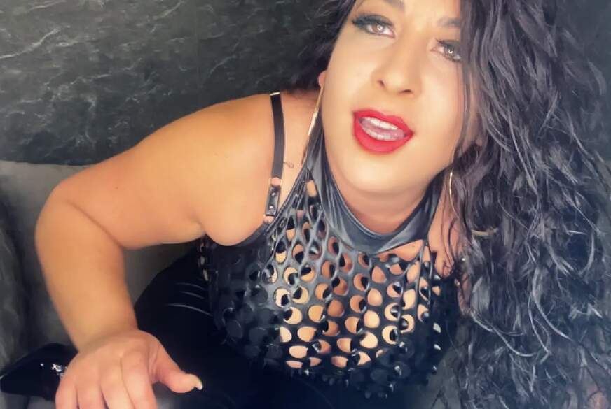 Sklave du wirst der Wahren High Class Göttin LadyAyse verfallen! von LadyAyse pic1