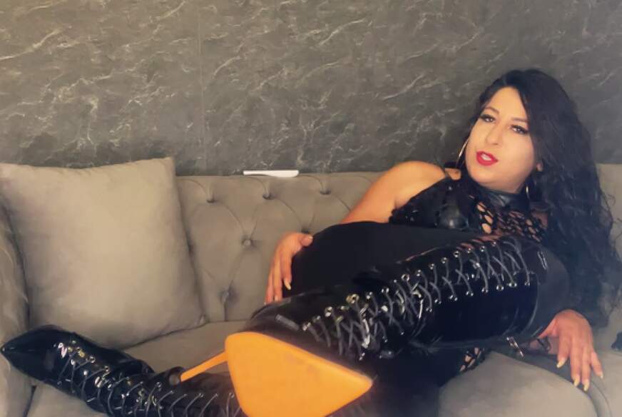 Sklave du wirst der Wahren High Class Göttin LadyAyse verfallen! von LadyAyse pic2