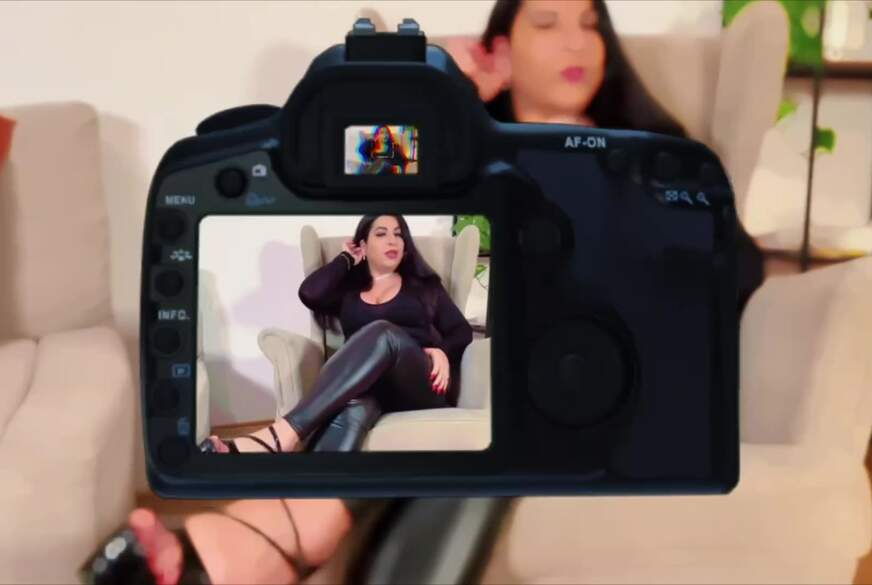 Verehre meine perfekt rot lackierten Füße von LadyAyse pic1