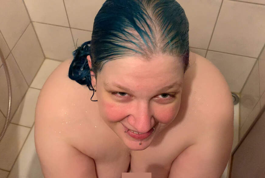 B**wjob in der Dusche! Undgeschminkt und ungestellt von Abby-Strange