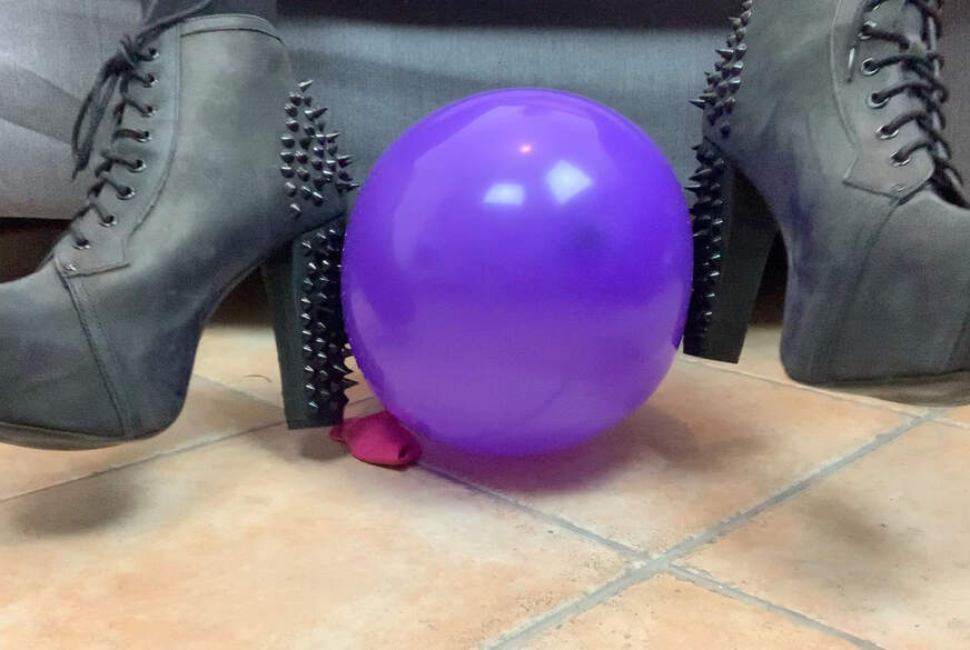 Looner Fetisch! Meine Heels bringen Ballons zum Platzen von Abby-Strange