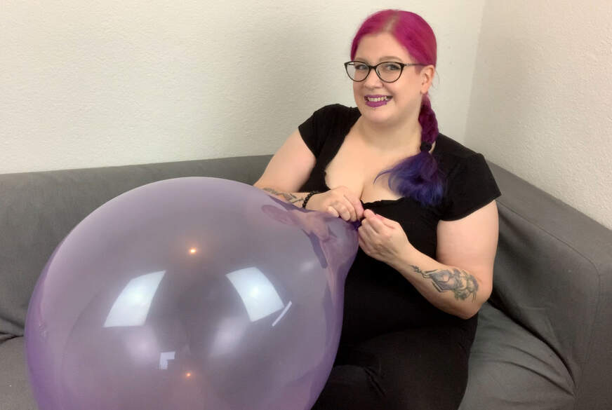 Ob ich es schaffe, den Ballon heil zu lassen? von Abby-Strange