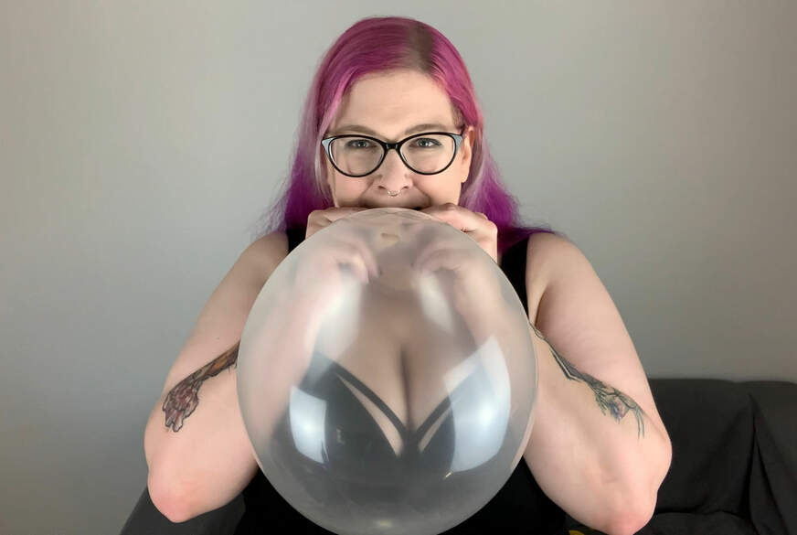 Kristallklare Ballons B**w to pop von Abby-Strange