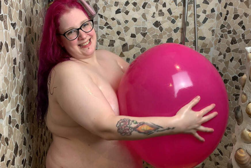 Öliger Spaß mit Ballons in der Dusche von Abby-Strange