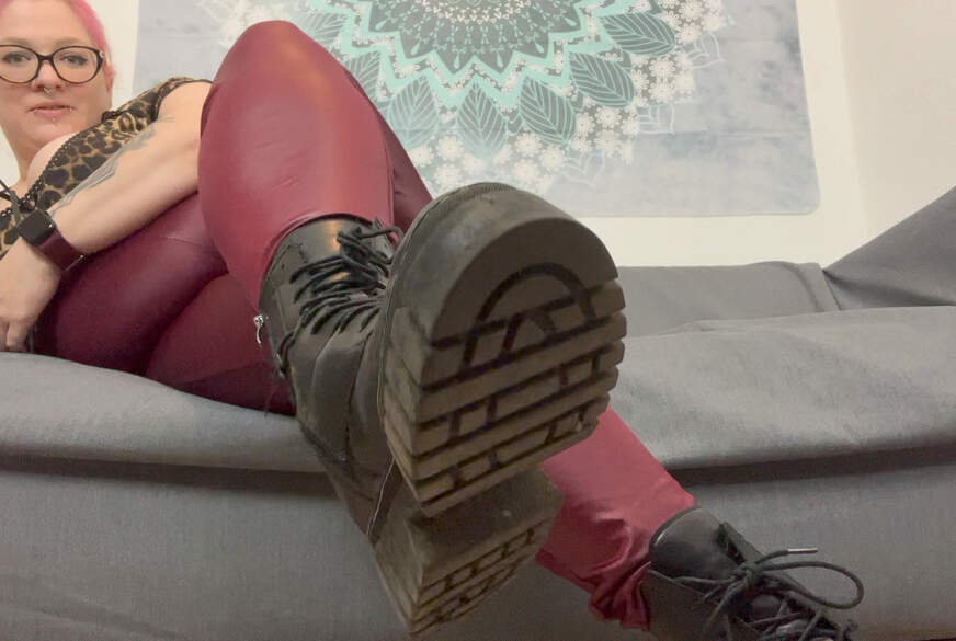 Leck meine d*****gen Stiefel, Loser! von Abby-Strange