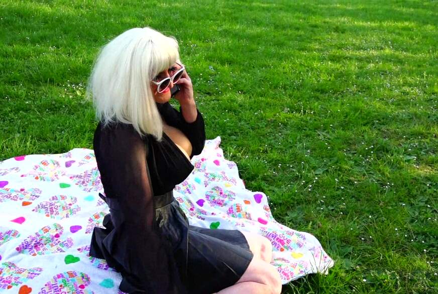 TV-Cindy: Beim Sonne tanken Spaziergänger einen BJ gegeben