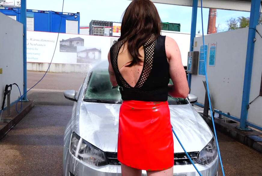 TV-Cindy: In der Waschstrasse b*****t