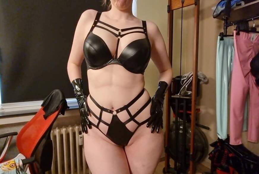 Lisa-s**k: 240 Sekunden!!!!!Leder Handschuh F*******n m**kt dich zum Orgasmus!