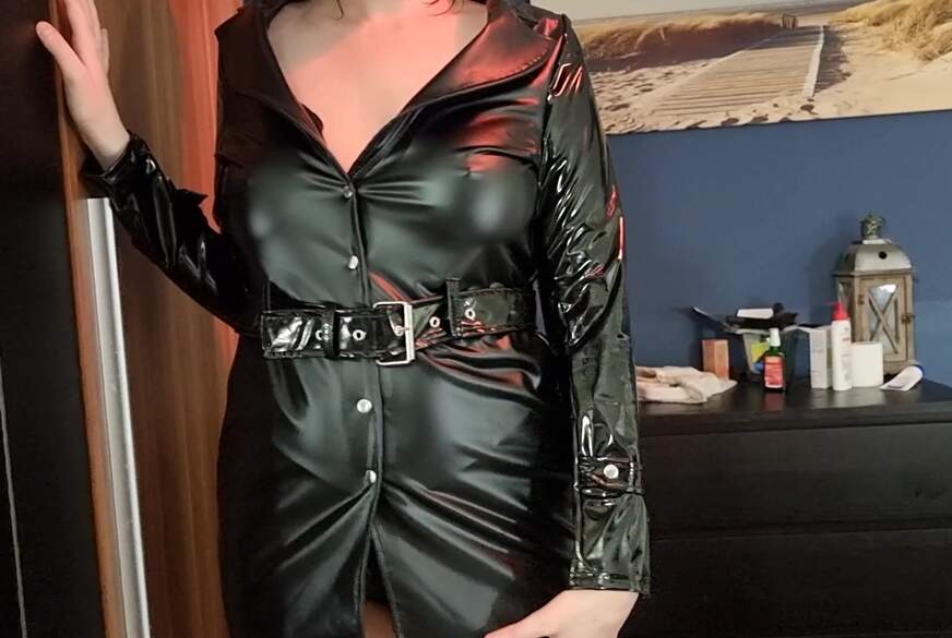 Lisa-s**k: Lackmantel F***e wird H**t z******t!!!!