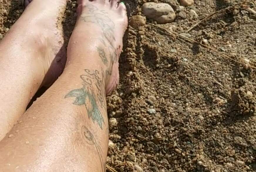 Lady_Phantasia: Füße von Lady Phantasia in neon grün