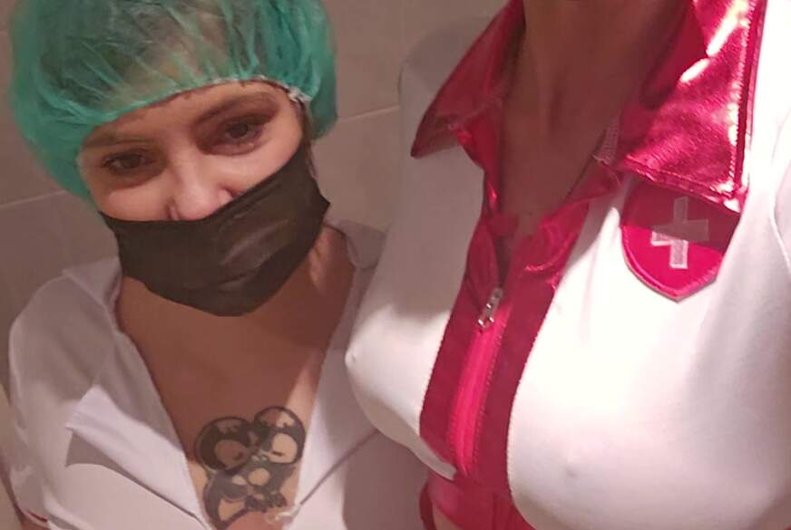 Lady_Phantasia: Golden shower in der Klinik zu zweit...