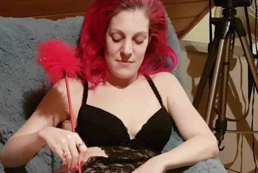 DirtyPinkGirl: Im Sessel ganz bequem