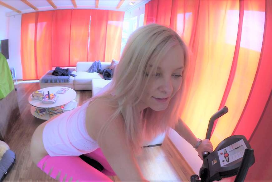 Lina-Linchen: A**l Workout- A***hauf***s auf dem Hometrainer!!! C******e