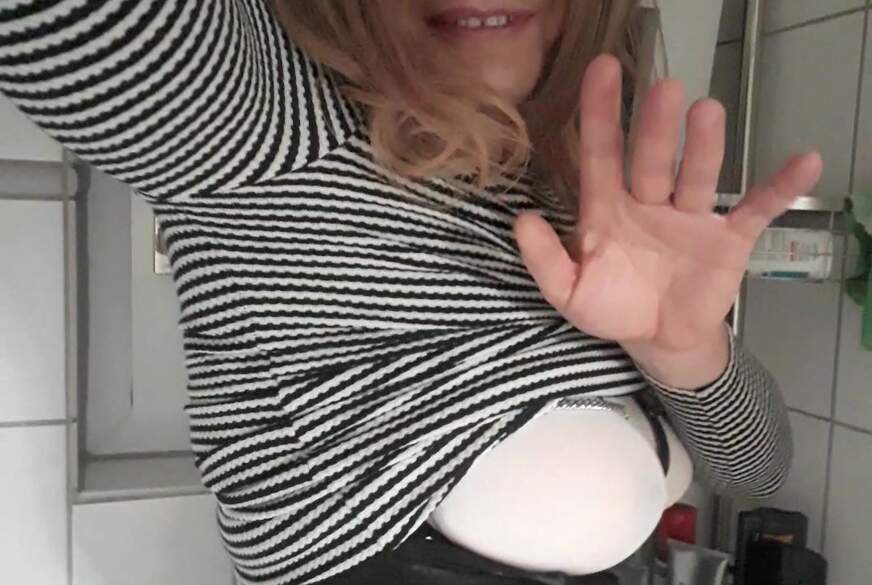 TVDia*a: A********e in der Dusche mit XXL Dildo aufg*****t