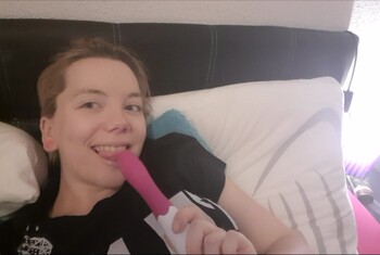 Dildo in meiner S**t-m****i