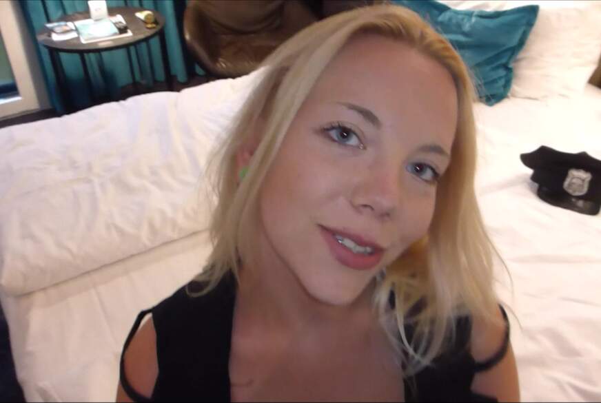 JuleStern: In Fetisch-Klamotten POV g******n und d**********t