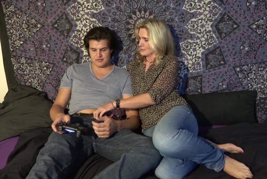 18 Jährigen Stiefs**n verführt von DesireeLick pic4