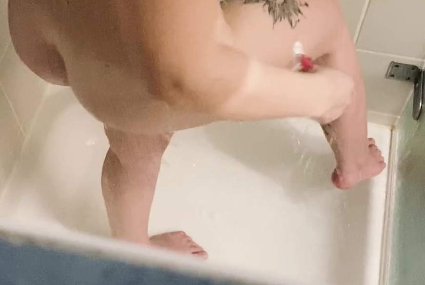 Hornybabe21: Heimlich beim Duschen gefilmt
