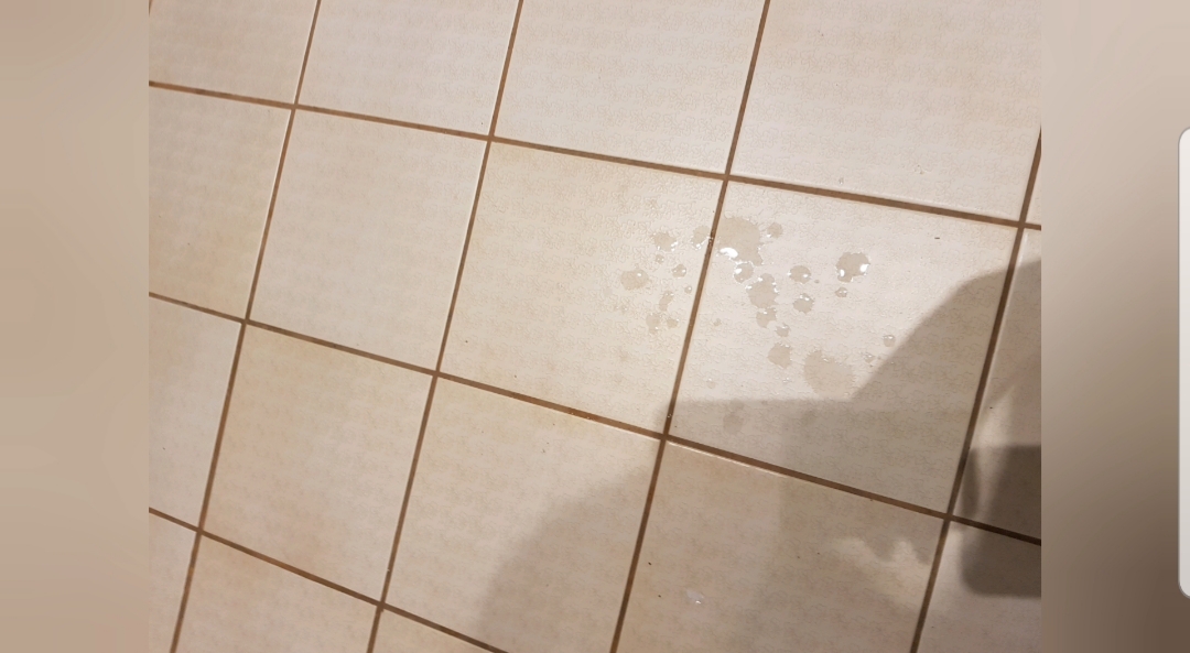 Bikini Girl spritzt ab Obwohl es draußen noch zu kalt war, blieb mein Bikini nicht trocken.
Schau mir zu, wie ich es mir richtig geil besorge und dabei mehr wie feucht werde.