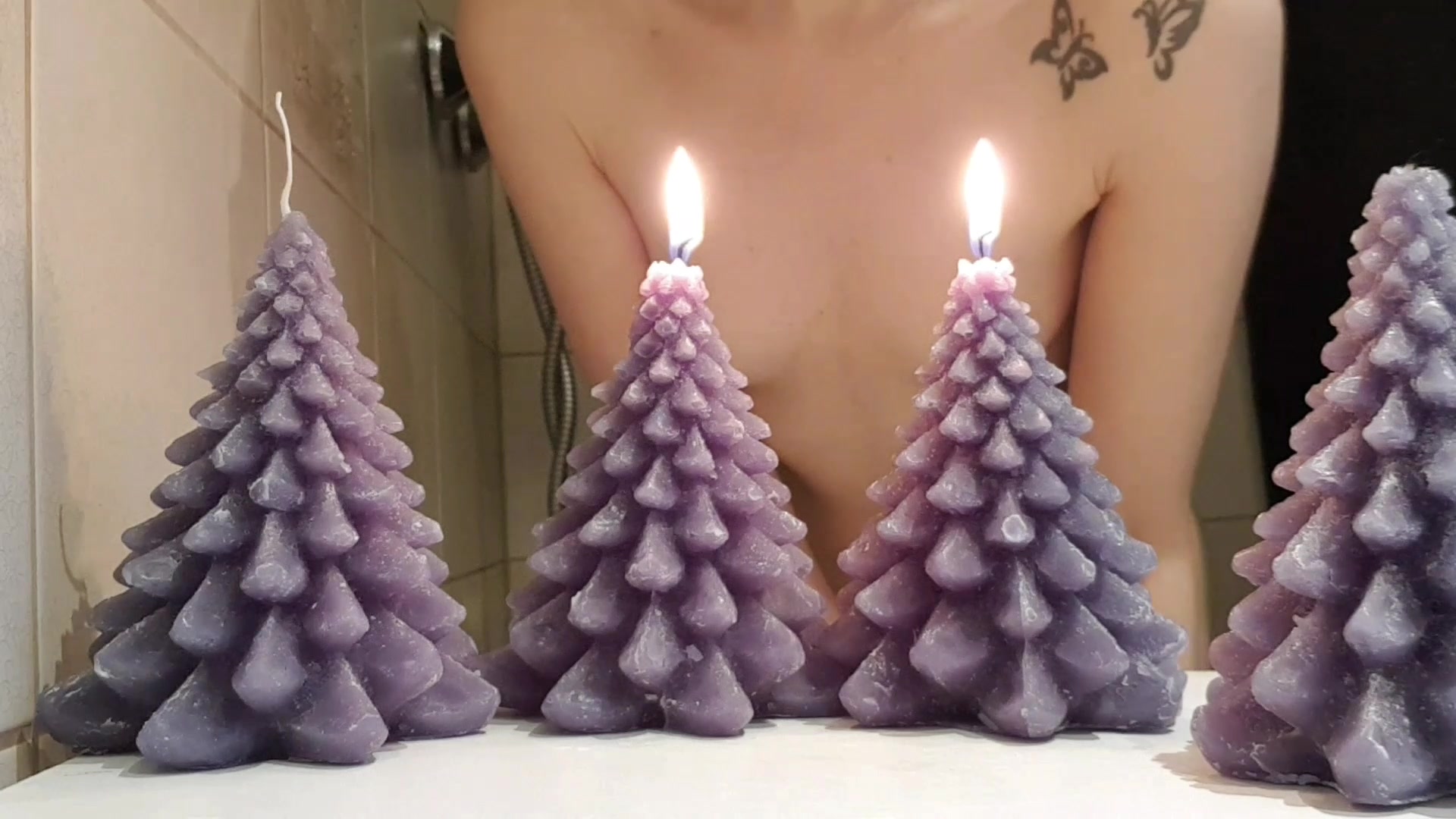 Special Video nur bis 31.12.2020 verfügbar. 
Einen schönen 2. Advent.
Zum 2 Advent wurde meine Muschi im wahrsten Sinne des Wortes ganz heiß, aber schau es dir selber an... Da die erste Version nicht so gut geklappt hat, habe ich mit einer 2. noch mal nachgelegt. Welche gefällt dir besser?