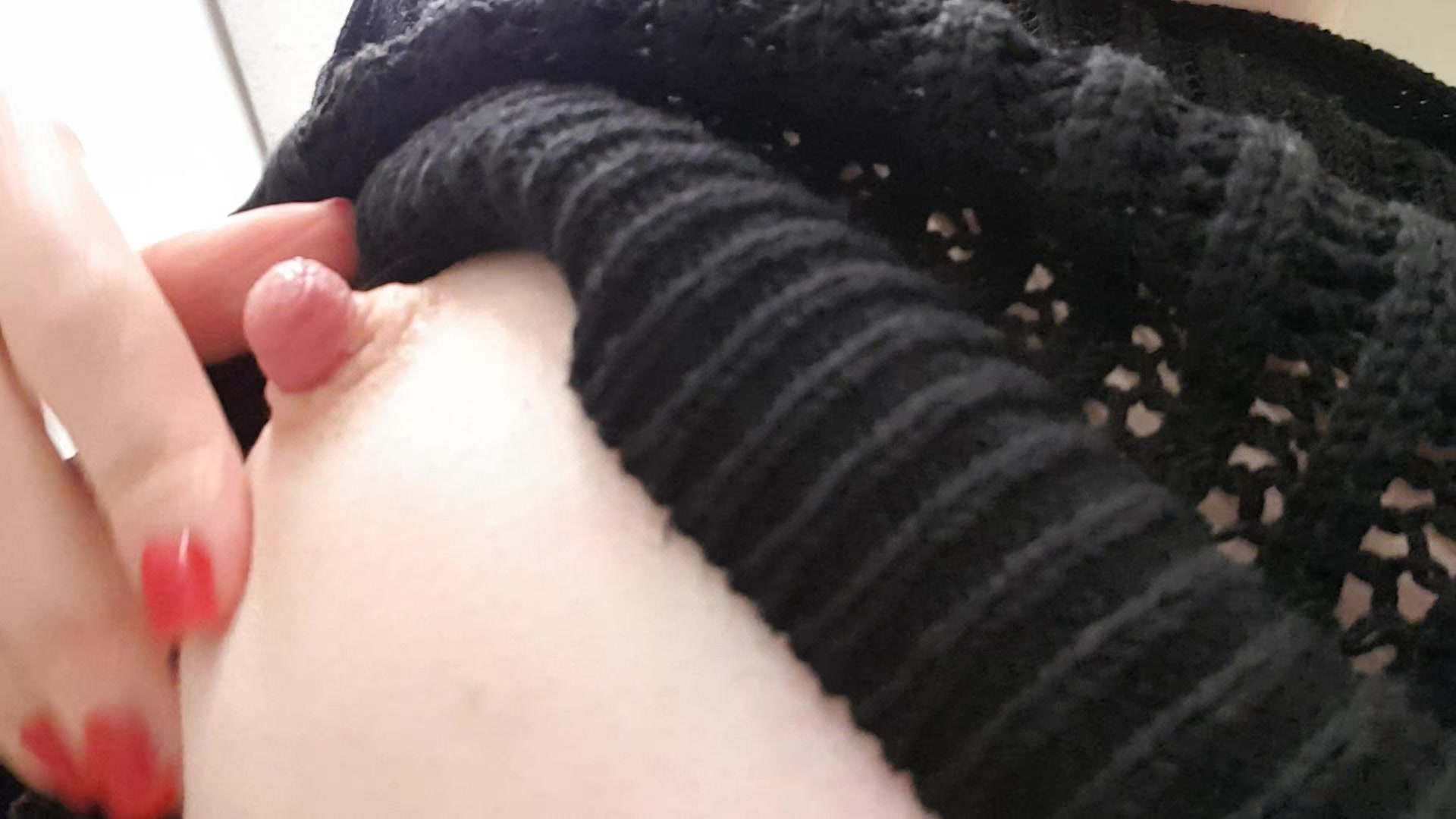 Fuck yourself- Zeit sinnvoll nutzen Version 1 mit Gesicht Während meine Augenmaske einwirkte, nutze ich die Zeit sinnvoll und hab mir eine Brustmassage gegönnt. 
Für dich hab ich gleich 3 kurze Videos gedreht bzw. hochgeladen, denn ich konnt mich nicht entscheiden welches dir am besten gefällt und für den Papierkorb wären Sie doch zu geil oder?