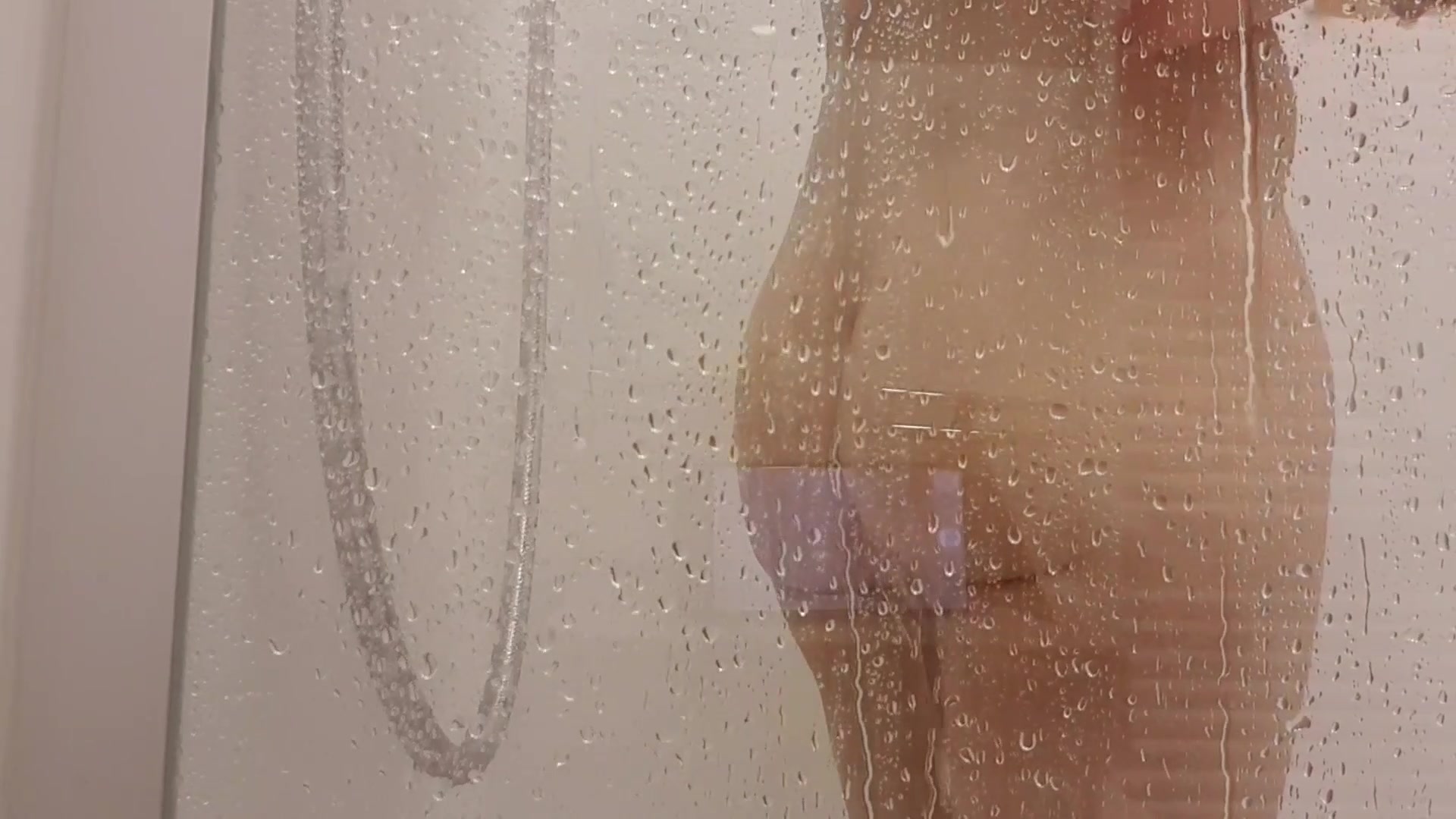 Na mein Schatz, bist du artig und holst deine Rute zu diesem special X-Mas Video auch erst zum 2. Advent raus? Naja bei mir darfst du gerne unartig sein und es jetzt schon (oder auch verspätet) tun. 
Die 4. Adventsvideos bestehen aus einem langen X-Mas special Video in dem verschiedene sexy Dessous, Selbstbefridigung in verschiedenen Stellungen sowie meine Muschi rasiert und behaart zu sehen sind. Schau dir alle Videos an um nichts zu verpassern. Ich wünsche dir eine schön verfickt geile Weihachtszeit und viel spaß mit diesem Video. Versaute Grüße deine Lou-Shayenne Anna