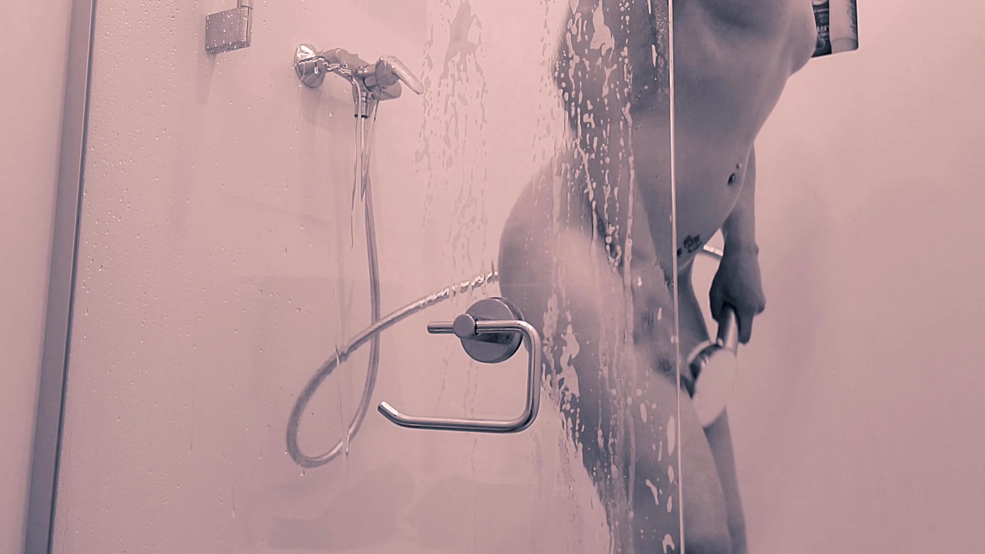 Schaum-Dusche Hallo mein Schatz, 
heute hatte ich mal wieder keine Lust allein zu duschen, so dachte ich nehm dich spontan mit, während ich meinen Körper mit meinem neuen Duschschaum verwöhne...