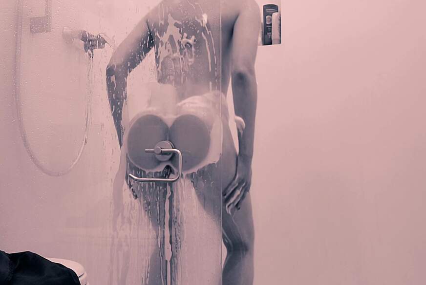 Schaum-Dusche von Lou-ShayenneVolpe