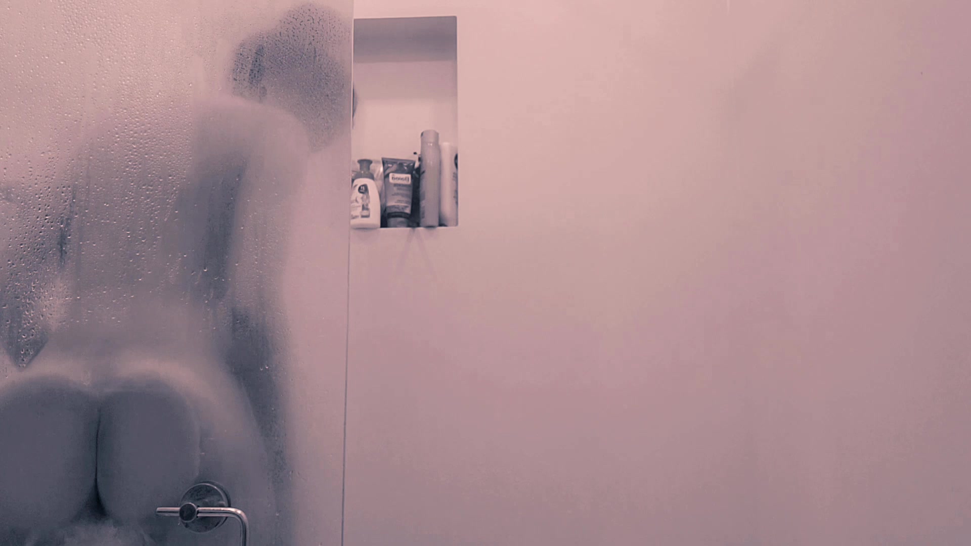 Schatz, komm mit mir unter die Dusche, damit mich nicht nur der Duschstrahl befriedigen muss....