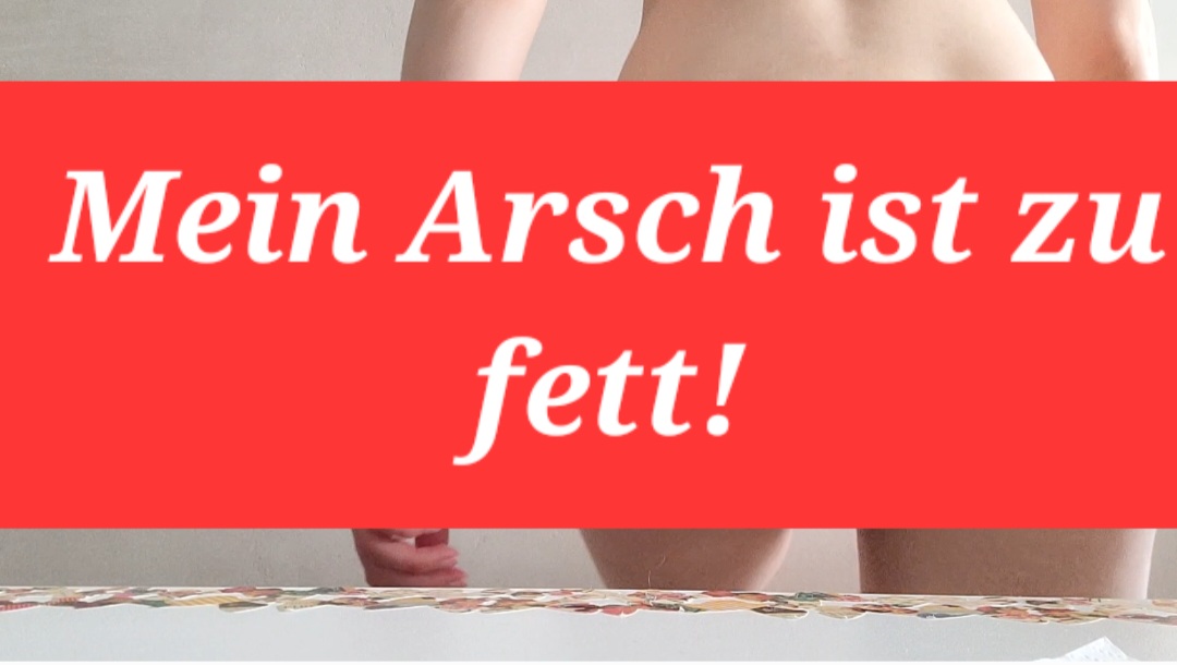 Mein Arsch ist zu fett! Heute habe ich mal wieder einen Slip aus dem Schrank gefischt, aber lange blieb mein Po nicht bedeckt...
Mein Po ist einfach zu fett und macht den Slip zum Tanga...