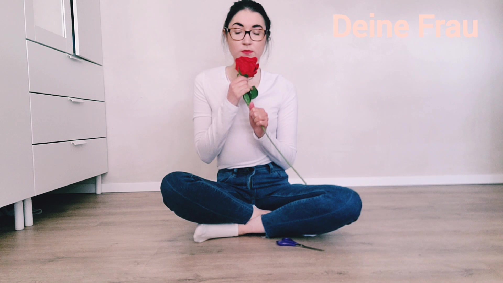 Schatz, im Gegensatz zu deiner Frau, solltest du mich bei der Hausarbeit nicht alleine zu Hause lassen....