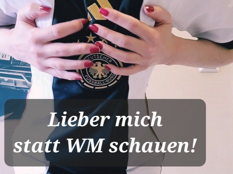 Hallo Schatz, die WM 2022 ist eine Schande, daher schau lieber meine Videos statt die WM an! Für dich ZUM GÜNSTIGEN VIDEOPREIS! Obwohl ich pleite bin, aber mein Moral ist noch höher wie der vom DFB...Home made mit Liebe statt gegen Menschenrechte. 
DANKE FÜR DEINE UNTERSTÜTZUNG!