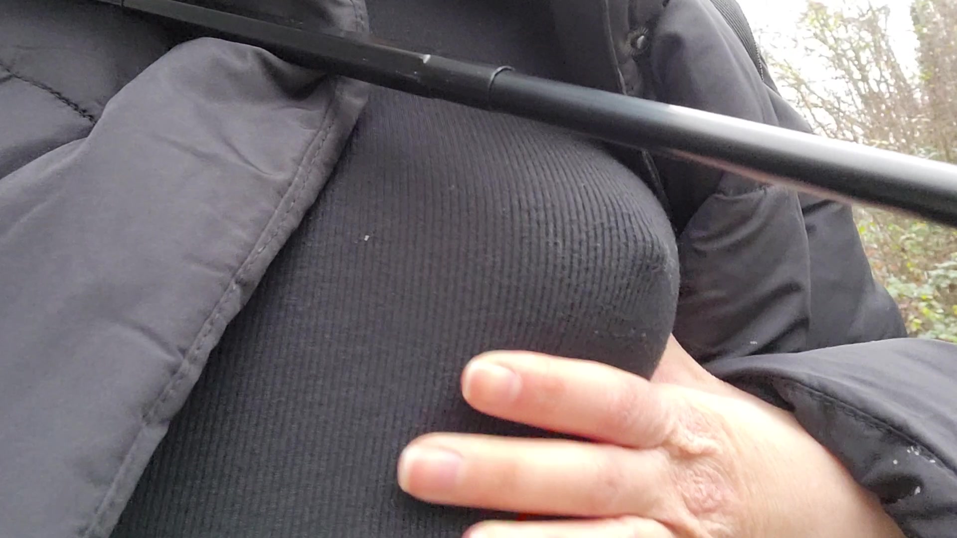 Nicht lange schnackeln fackeln, sondern gleich den Milchshake wackeln!  Während dein girl draußen ohne BH friert.. 
100% echte, reallife, Amateur Videos, kein gestelltes Theater.
Echte Frau, wie von Nebenan, kein Plastik