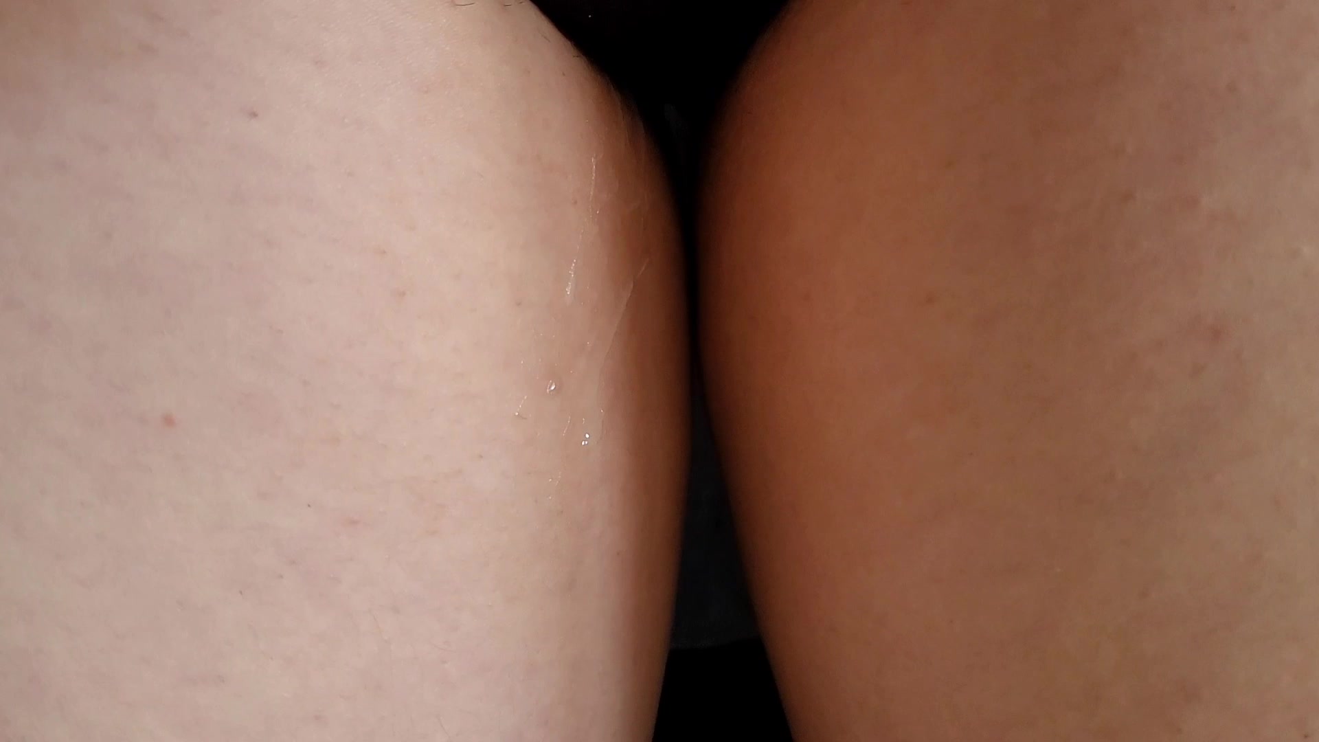 Mal wieder ist alles nass...

100% echter Amateur, echte Frau und echtes spontanes Video!