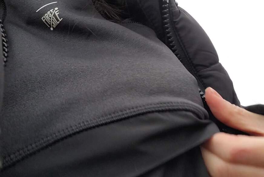 Lou-ShayenneVolpe: Daily Geilheit! Titten lüften muss auch im Winter sein!