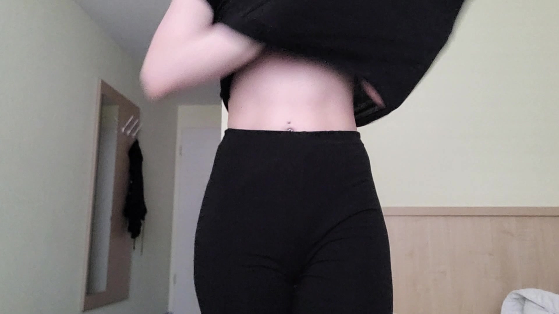 Aber sie wollten es so! Wenn man mich in Unterwäsche sehen möchte, dann muss man sich darauf gefasst machen, das sie entweder gar nicht vorhanden ist oder auch mal zu sexy für diesen Anlass sein kann!