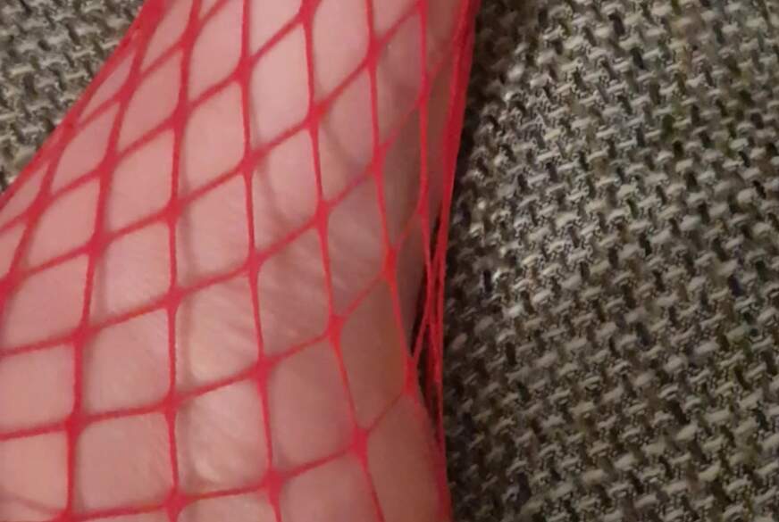 Mistress-Lola: Ich bin nicht Kitzelig an den Füssen