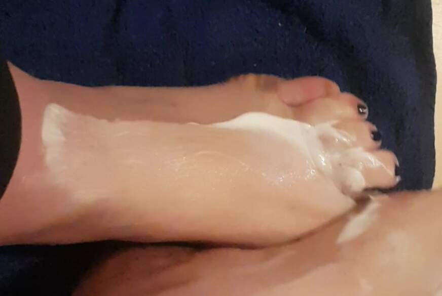 Mistress-Lola: Cremige Füsse