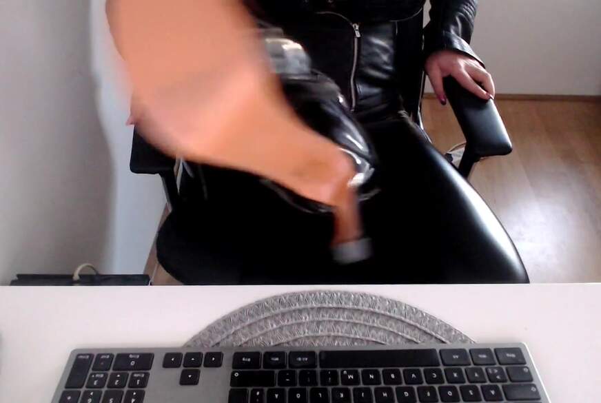 Komm in meinen Bann von Mistress-Lola pic1
