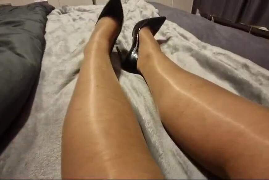 Mistress-Lola: Nylons und Pumps