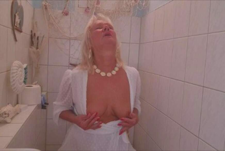 HotIbizalady: Vor dem Tanz in den Mai