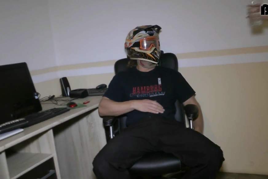 CassyYoung: C*****d!!,f***s sein S****a!!