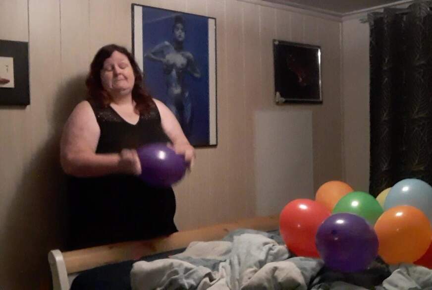 tammara28: Geile Luftballons an mir reiben