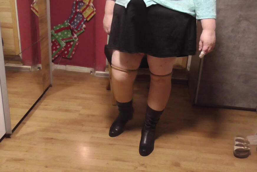 Bete die Steiefel Herrins Füße an von tammara28