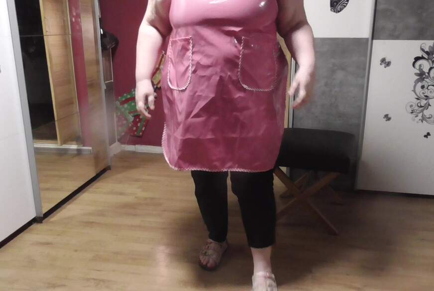 tammara28: Im Gummischürze Mach ich die Hausschuhe platt